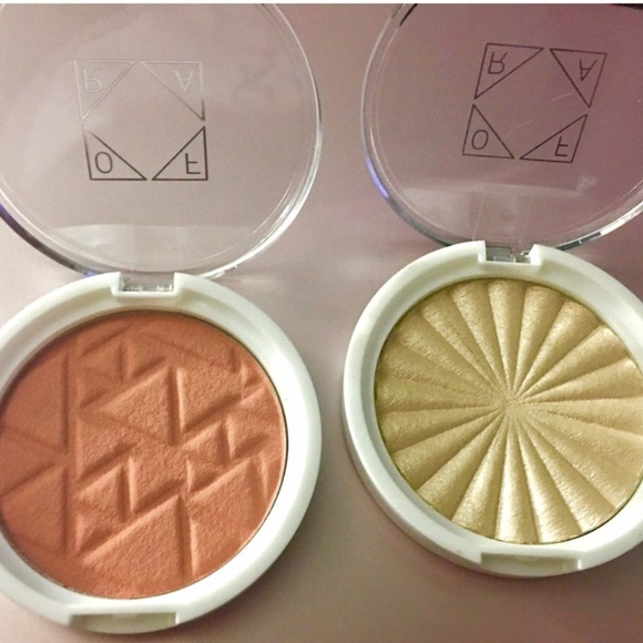 NEW! OFRA Cosmetics Highlighter and Blush Set - Picture 2 of 3
